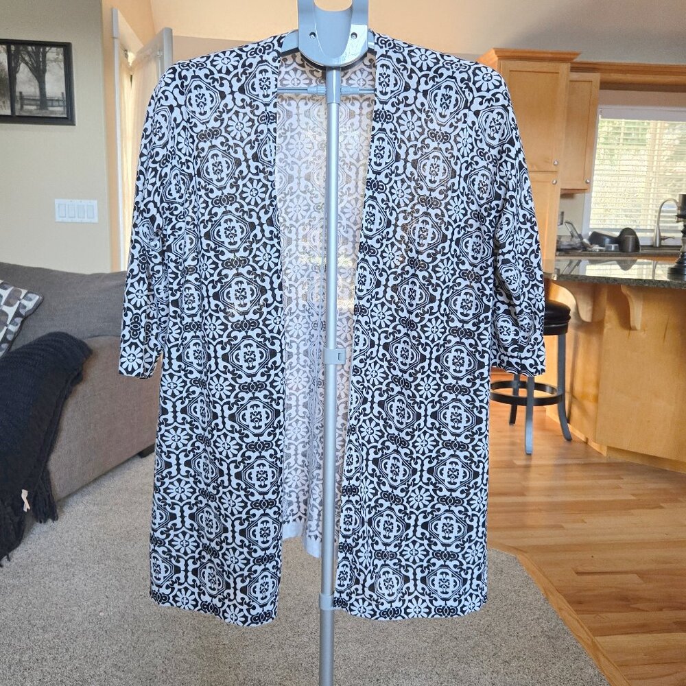 Chicos sz 2 / Large black / white patterned open front cardigan